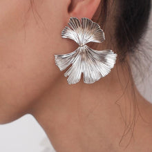 Load image into Gallery viewer, Leaf Shape Drop Earring