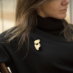 Exaggerated Brooches for Women