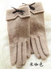 Load image into Gallery viewer, Wool Touch Screen Gloves