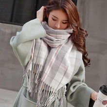 Load image into Gallery viewer, Female Wool Plaid Scarf