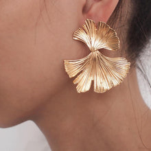 Load image into Gallery viewer, Leaf Shape Drop Earring