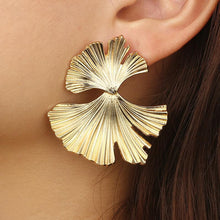 Load image into Gallery viewer, Leaf Shape Drop Earring